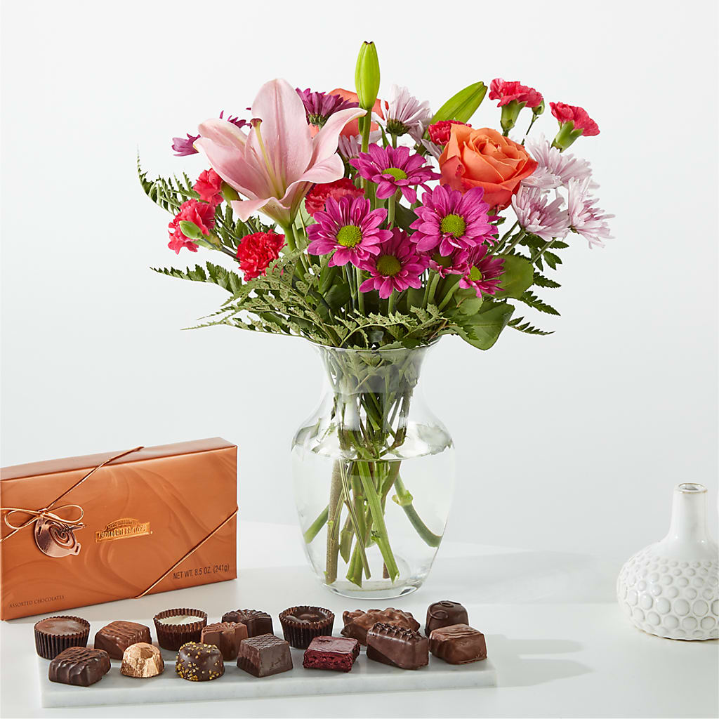 Light of My Life Bouquet and Chocolate Bundle – RANCHVIEW FLORAL & INTERIORS, Overland Park KS