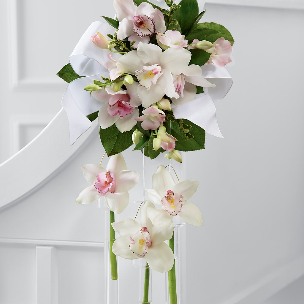 Perfect Entrance Pew Arrangement – RANCHVIEW FLORAL & INTERIORS, Overland Park KS