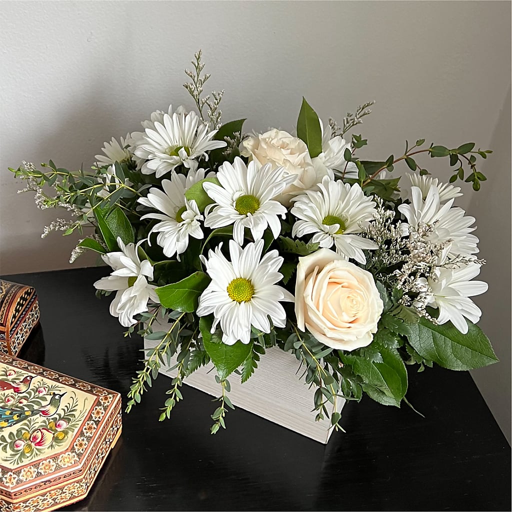 Fresh Linen Box Bouquet – RANCHVIEW FLORAL & INTERIORS, Overland Park KS